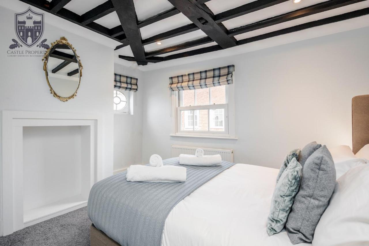 Castle Properties: The Sovereign 5 Bed Town House Windsor Exterior photo
