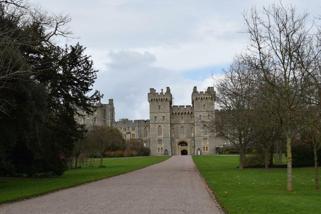 Castle Properties: The Sovereign 5 Bed Town House Windsor Exterior photo